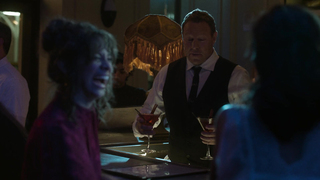 Katie Holmes, Julia Mayorga - Mga Bihirang Bagay (2023)