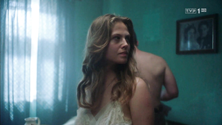 Marianna Zydek, Anna Karczmarczyk - Ludzie i Bogowie s01e05e07e08e11 (2020)