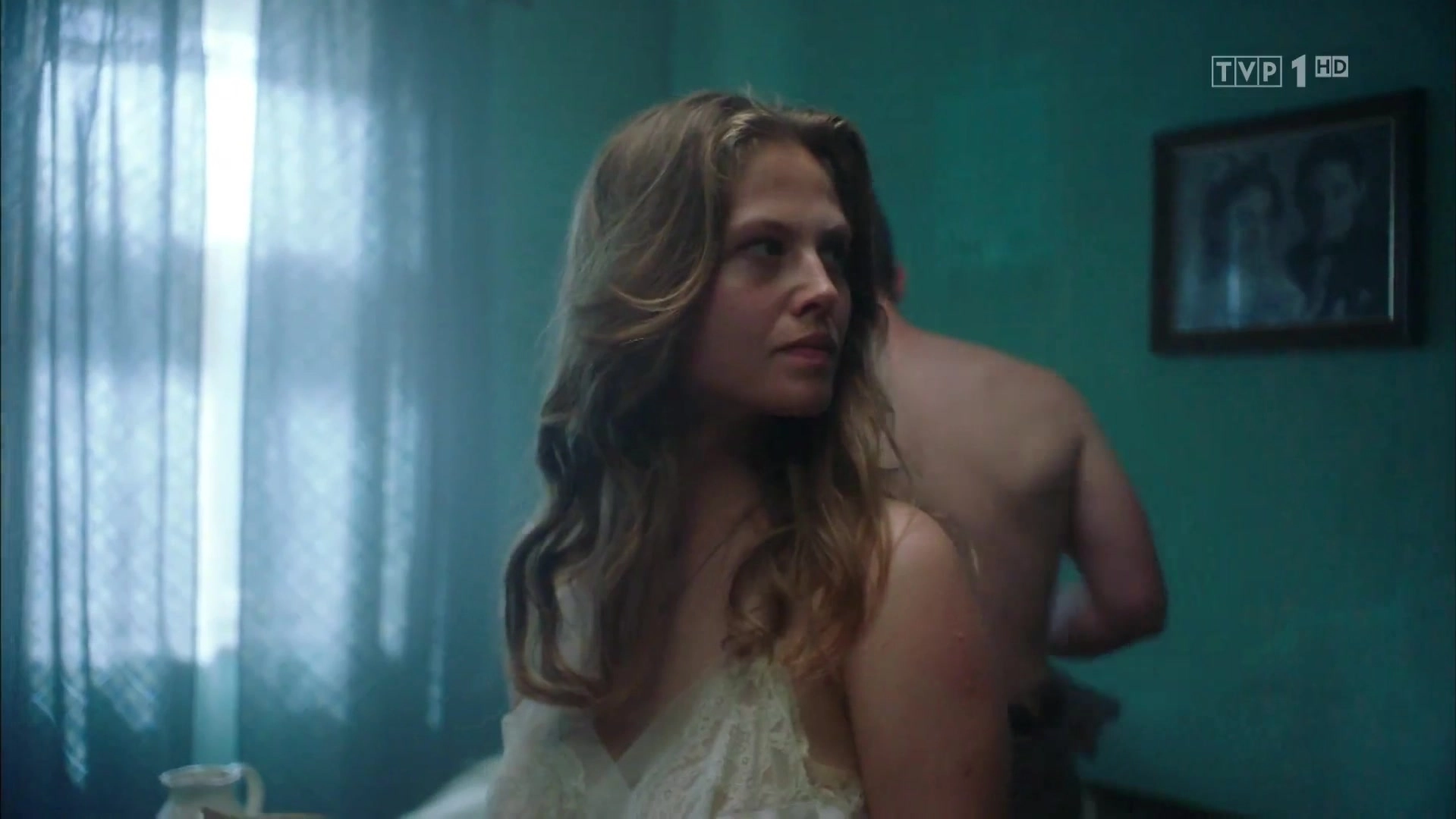 Marianna Zydek, Anna Karczmarczyk - Ludzie i Bogowie s01e05e07e08e11 (2020)
