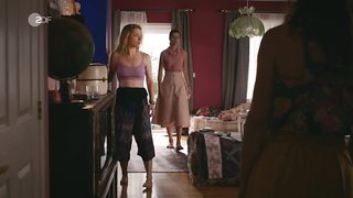 Friederike Linke, Elmira Rafizadeh, Susan Hoecke - Wendehammer s01e01-04 (2022)