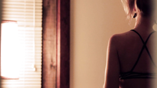 Riana Ballo, Brittany Belland, Jessica Cameron - Der Schläfer (2012)