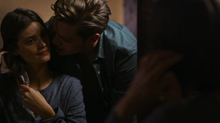 Charlbi Dean Kriek - Don't Sleep (2017)