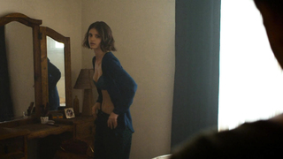 Charlbi Dean Kriek - Don't Sleep (2017)