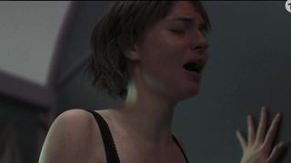 Sarah Mahita, Stefanie Reinsperger - Haus aus Glas s01e01-02 (2024) HD 1080p