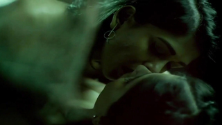 Ragini MMS returns lesbian kiss scene