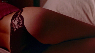 Julia Roberts nude nipple hot scenes in Pretty Woman (1990)