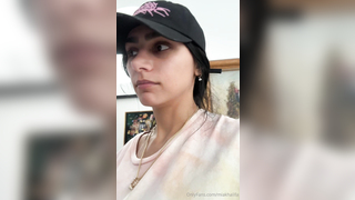 [OnlyFans] Mia Khalifa - Shower