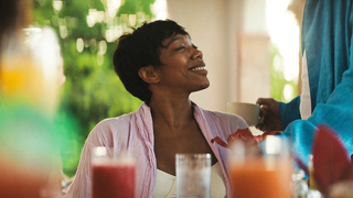 Adria Arjona, Naomi Ackie, Alia Shawkat, Liz Caribel, Trew Mullen - Kumindatan Nang Dalawang Beses (2024)