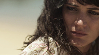 Isis Valverde, Bianca Bin - Angela (2023)