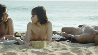 Julia de Castro, Chacha Huang, etc - On the Go (2023)