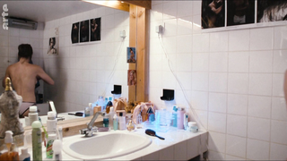 Valérie Donzelli - In His Hands (Entre ses mains) (2005)