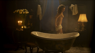 Mona Zitouni, Marie-Claire Arenes - Dans Le Miroir (2026) HD 1080p