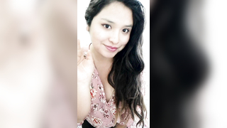 Putita culona bailando y quitandose la ropa