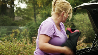 Karolina Lodyga, Petra Kleinert - Eins ist nicht von dir (2015) HD 1080p