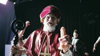 Bärbel Schwarz, Lou Strenger - Holy Meat (2025) HD 1080p
