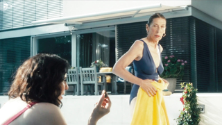 Elena Uhlig, Adele Neuhauser - Mama ist die Best(i)e s01e01-02 (2025) HD 1080p