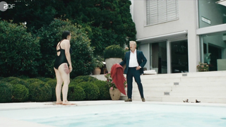 Elena Uhlig, Adele Neuhauser - Mama ist die Best(i)e s01e01-02 (2025) HD 1080p