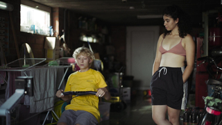 Femke Vanhove, Lina Miftah - Skiff (2025) HD 1080p