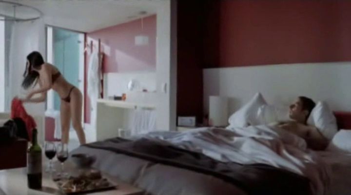 Ana Serradilla, Ximena Herrera, Nailea Norvind, Ana Soler - La otra familia (2011)