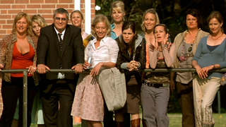 Anneke Kim Sarnau, Petra Kleinert, Nora Tschirner, Katrin Wrobel, Lena Amende, Irene Rindje, Sandra Borgmann - FC Venus (2006) HD 1080p
