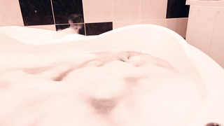 Ekaterina Petrova - Bubble bath (Pena) (2013) HD 1080p