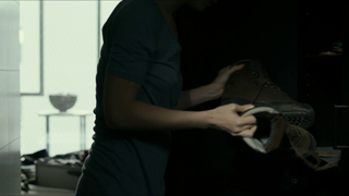 Nora von Waldstatten – Oktober November (2013) HD 1080p