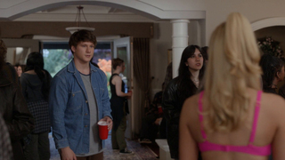 Lexi Minetree, Chandler Kinney, Gabrielle Policano - Elle s01 (2026) HD 1080p