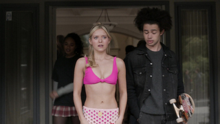 Lexi Minetree, Chandler Kinney, Gabrielle Policano - Elle s01 (2026) HD 1080p
