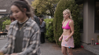 Lexi Minetree, Chandler Kinney, Gabrielle Policano - Elle s01 (2026) HD 1080p