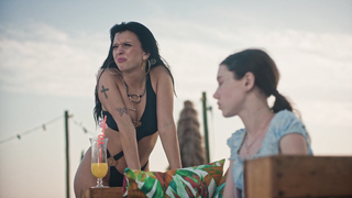 Clara Alexandrova, Sophia Bush, Violet McGraw - Summer's Last Resort (2026) HD 1080p