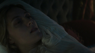 Evelyne Brochu, Amélia Lacquemant - Paris Police 1905 s01e02e03e06 (2022) HD 1080p