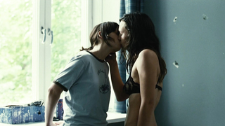 Julia Hummer, Sabine Timoteo - Gespenster (2005) HD 1080p