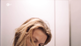 Laetitia Adrian, Ursula Karven - So einfach stirbt man nicht (2019) HD 720p