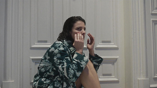 Maribel Verdú - Bajo Tus Pies (2025) HD 1080p