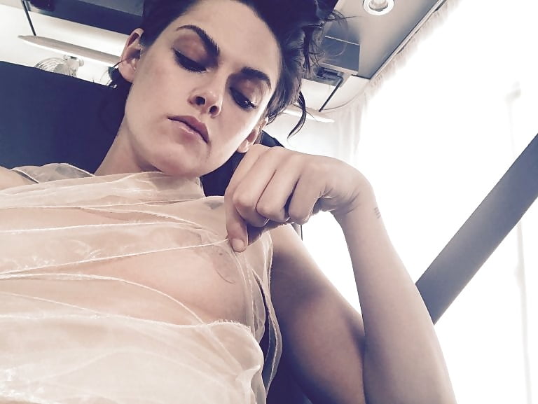 Kristen Stewart Nude Leaked Pics - Celebs Porno