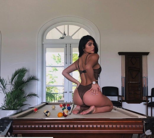 Amanda Trivizas (Sexy ass and tits)