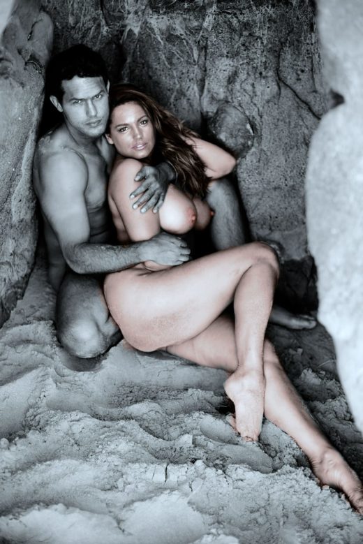 Kelly Brook Nude Romantic Shoot Photo 2