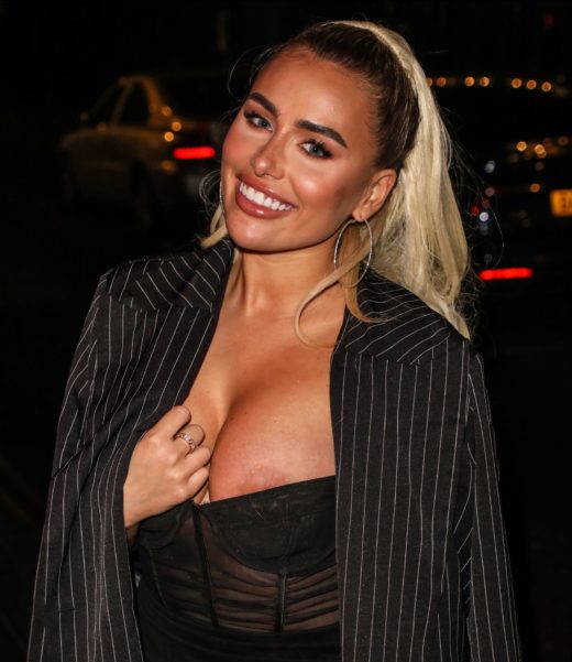Ellie Brown Shows Off Her Boobs at Ballie Ballerson in Soho 16